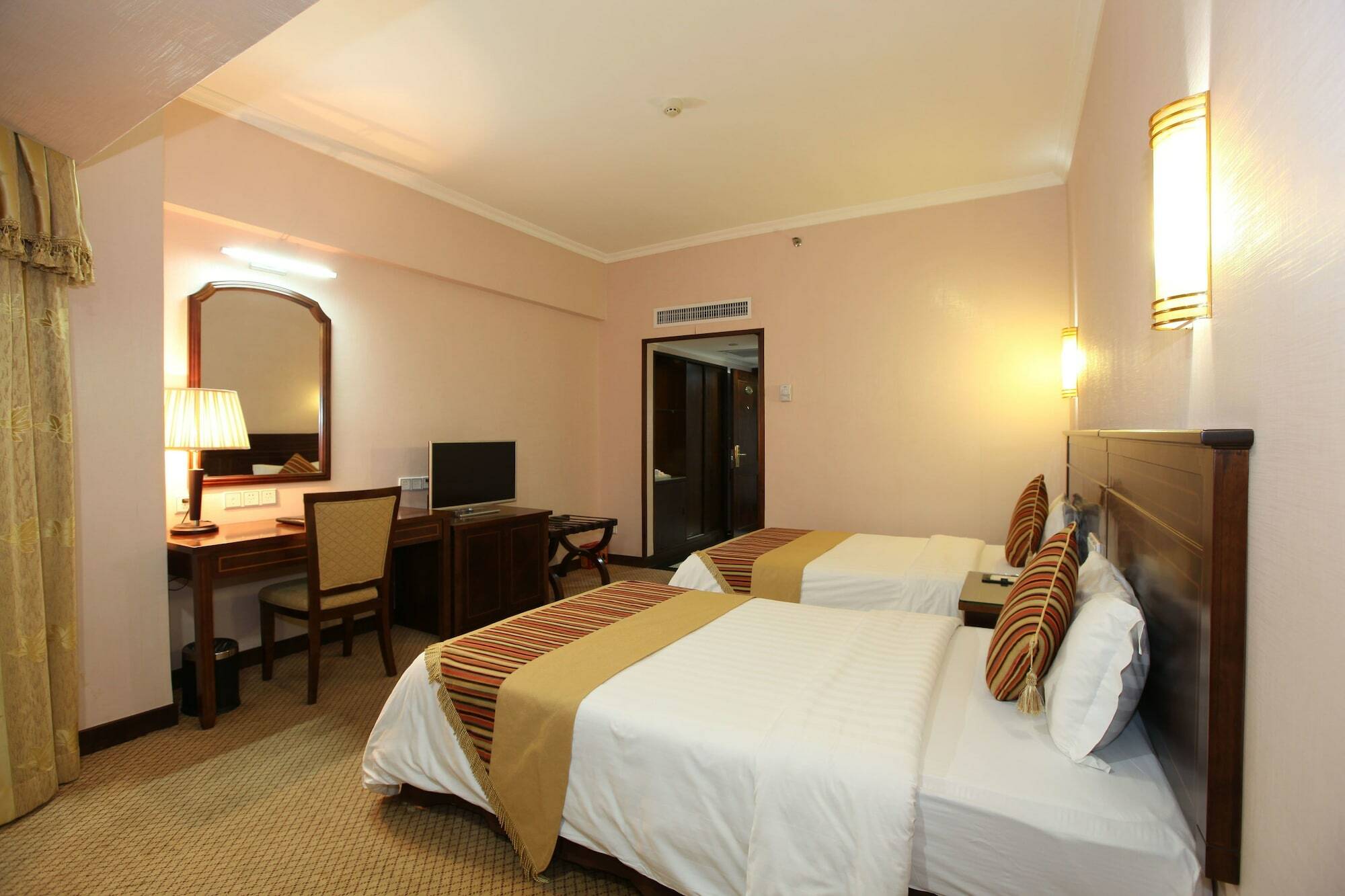 Oriental Silk Hotel Guangzhou Exterior photo